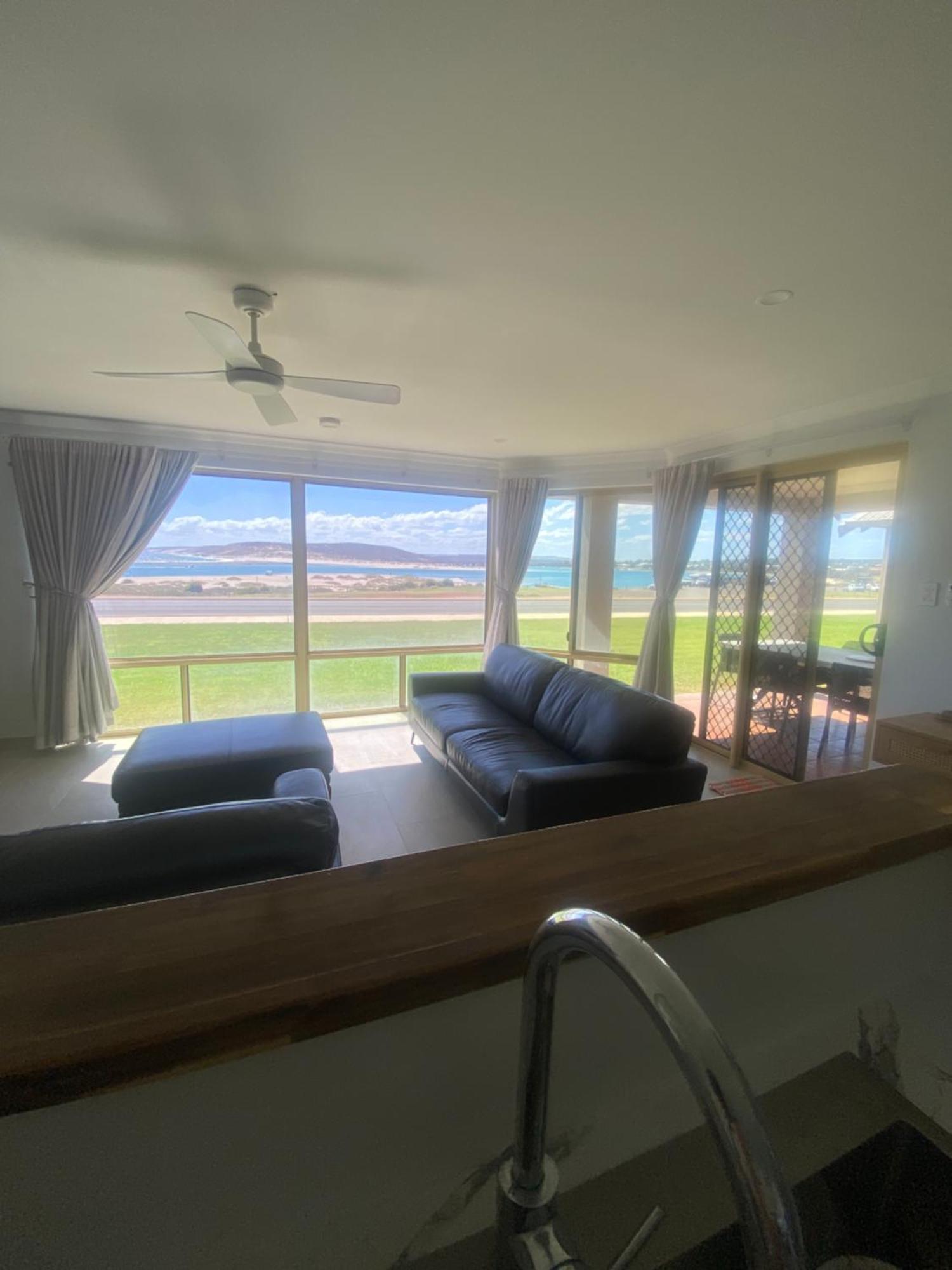 קלבארי Pelican Shore Oceanfront Villa 6 מראה חיצוני תמונה